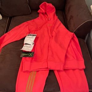 Selling Adidas Ivy Park men’s sweatsuit with tags